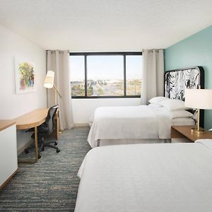 Club Level Queen Room